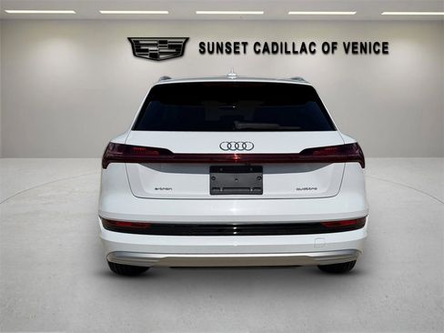 Used 2022 Audi e-tron Premium image 4