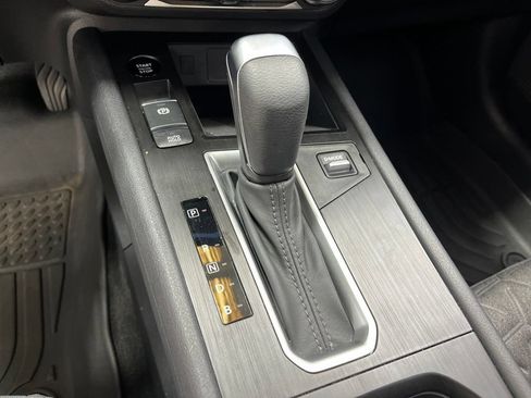 Used 2025 Nissan Kicks SV FWD image 25