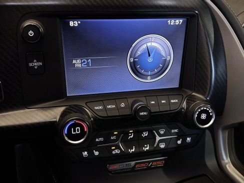 Used 2015 Chevrolet Corvette Z06 w/ 3LZ Preferred Equipment Group RWD image 6
