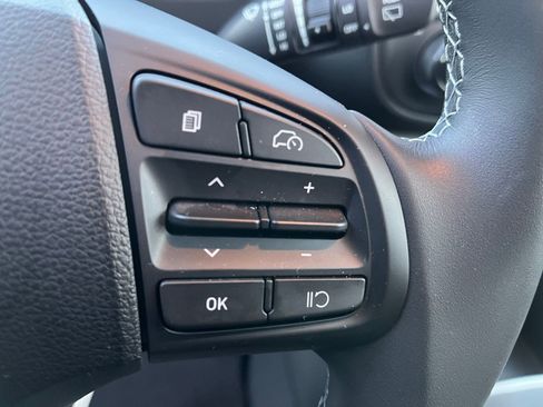 Used 2025 Hyundai Venue SEL FWD image 30