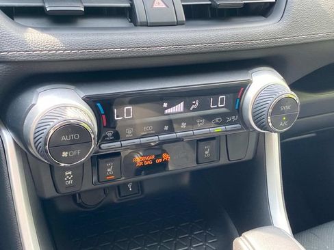 Used 2021 Toyota RAV4 XLE w/ XLE Grade Weather Package AWD/4WD image 25