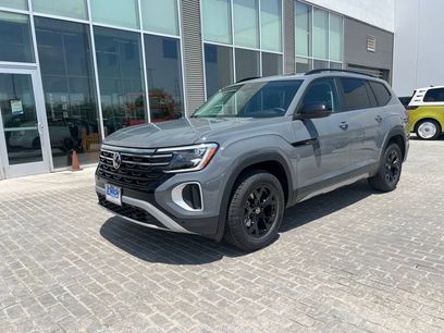 New 2025 Volkswagen Atlas Peak Edition SE
