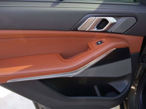 Used 2025 BMW X5 xDrive40i w/ Executive Package image 21