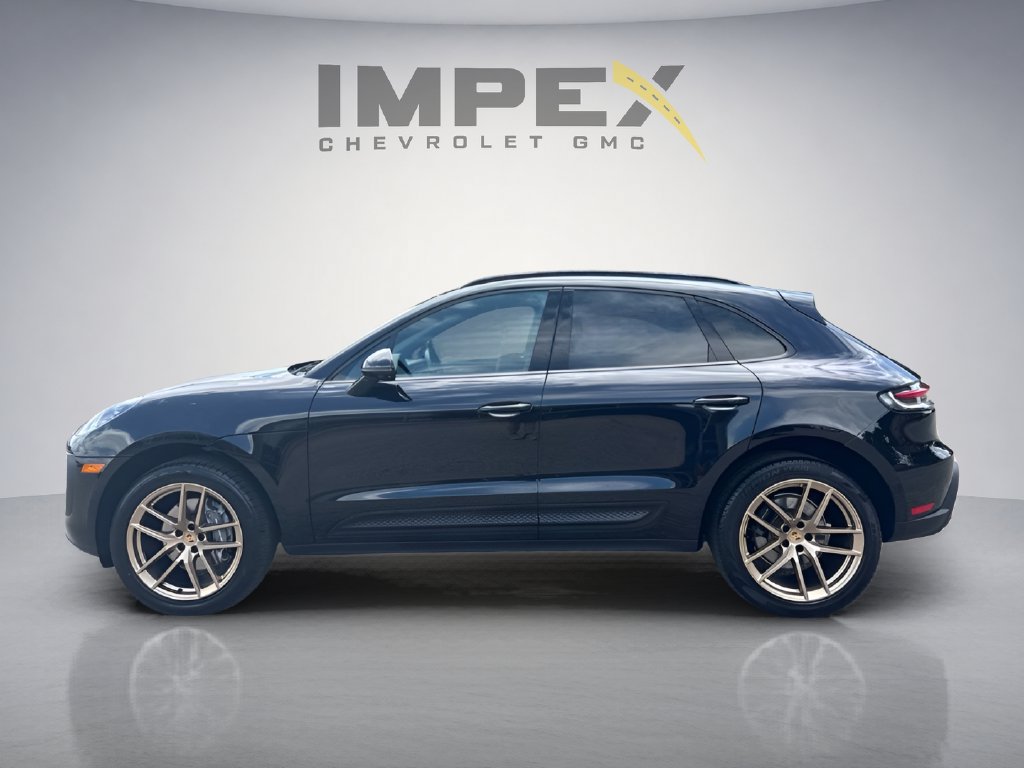 Used 2023 Porsche Macan Turbo AWD/4WD image 4