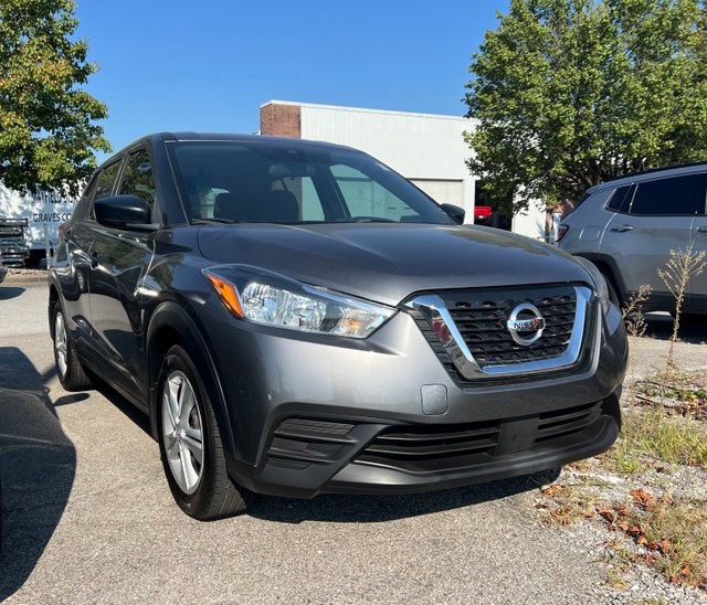 Used 2020 Nissan Kicks S FWD image 3