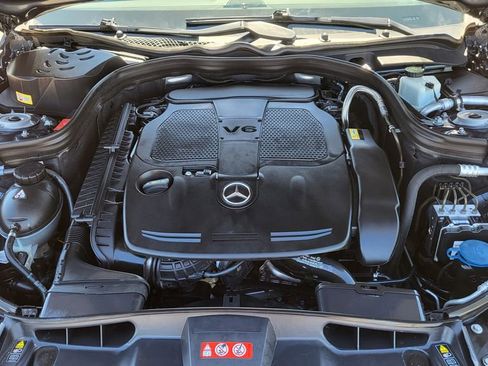Used 2013 Mercedes-Benz E 350 Sedan image 39