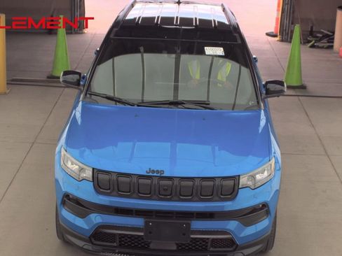 Used 2022 Jeep Compass Latitude w/ Convenience Group AWD/4WD image 2