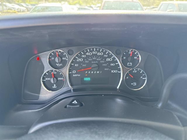 Used 2019 Chevrolet Express 2500 w/ Driver Convenience Package RWD image 28