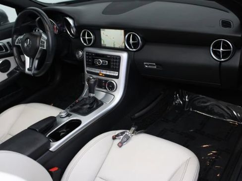 Used 2014 Mercedes-Benz SLK 250 image 28