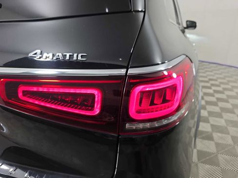 Used 2021 Mercedes-Benz GLS 450 4MATIC image 11