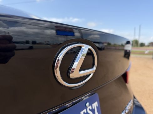 Used 2016 Lexus IS 200t RWD image 9