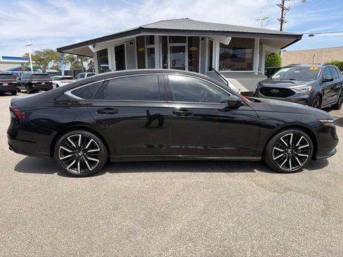 Used 2024 Honda Accord Touring image 8