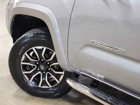 Used 2020 Toyota Tacoma TRD Sport w/ Technology Package RWD image 23