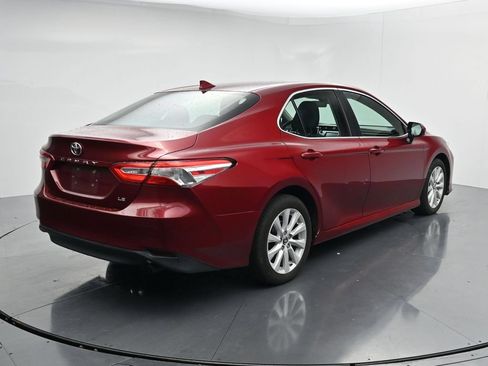 Used 2019 Toyota Camry LE FWD image 7