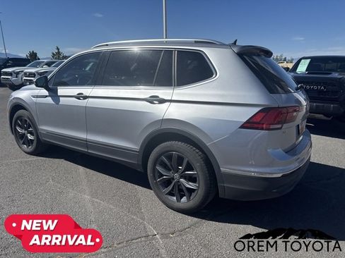Used 2023 Volkswagen Tiguan SE AWD/4WD image 3