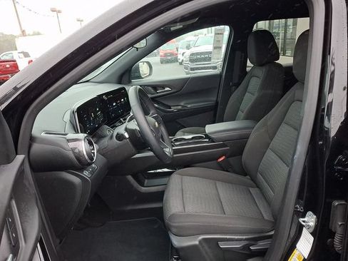 Used 2025 Chevrolet Equinox LT FWD image 9