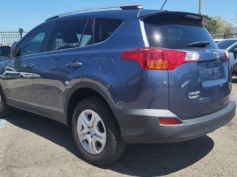 Used 2013 Toyota RAV4 LE FWD image 8
