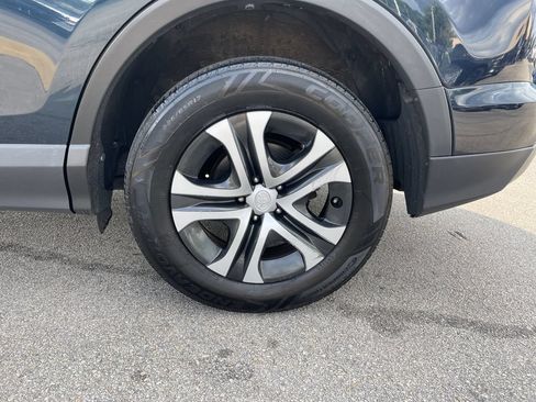 Used 2018 Toyota RAV4 LE w/ All Weather Liner Package AWD/4WD image 10