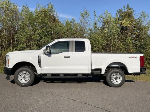 New 2026 Ford F250 XL w/ F-250 >10K GVWR Package image 28