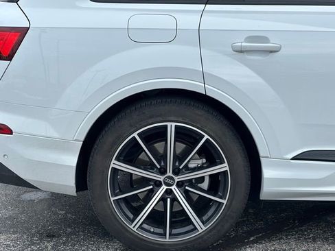 Used 2023 Audi Q7 3.0T Prestige image 9