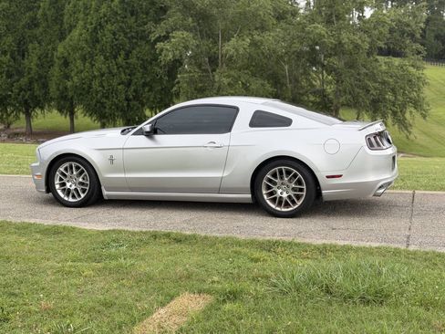 Used 2013 Ford Mustang Premium RWD image 15