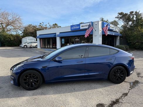 Used 2022 Tesla Model 3 Standard Range image 21