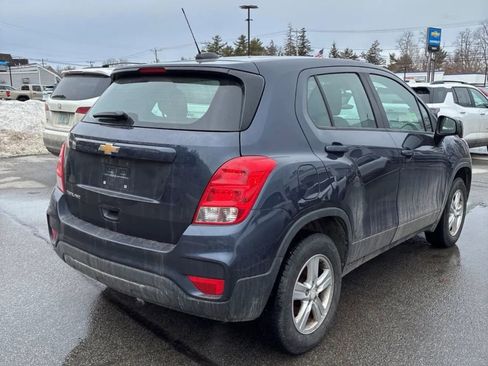 Used 2018 Chevrolet Trax LS image 2