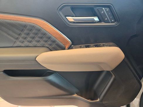 New 2026 GMC Canyon Denali AWD/4WD image 13