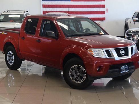 Used 2015 Nissan Frontier Desert Runner RWD image 3