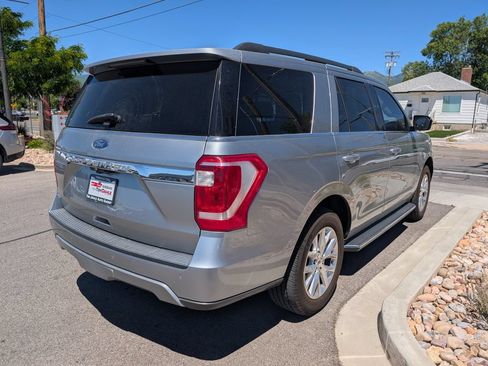 Used 2021 Ford Expedition XLT AWD/4WD image 5