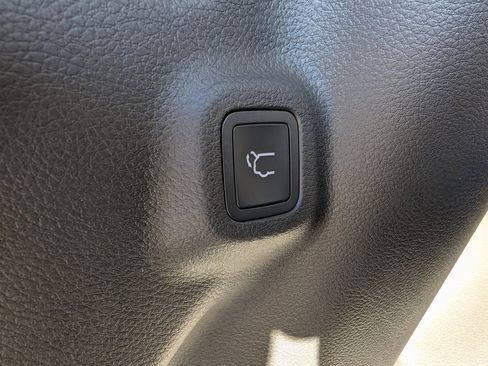 New 2026 Jeep Compass Limited image 36