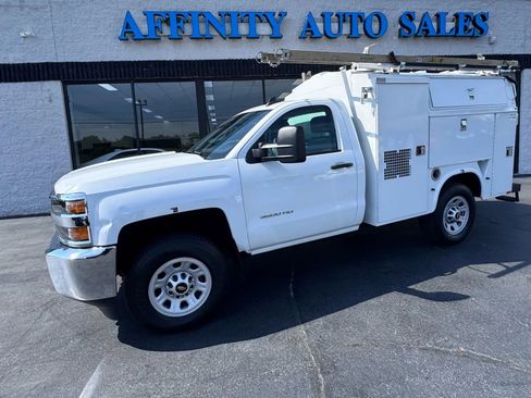 Used 2015 Chevrolet Silverado 3500 W/T image 2