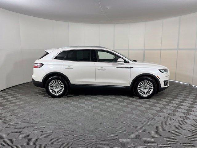 Used 2019 Lincoln Nautilus Premier AWD/4WD image 8