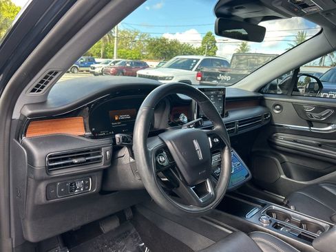 Used 2022 Lincoln Corsair Reserve w/ Equipment Group 201A image 11