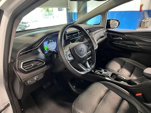 Used 2023 Chevrolet Bolt LT w/ Infotainment Package FWD image 22