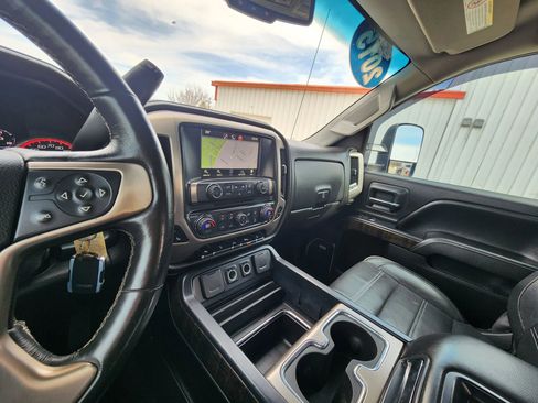 Used 2015 GMC Sierra 2500 Denali w/ Suspension Package, Off-Road AWD/4WD image 22
