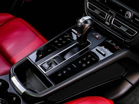 Used 2023 Porsche Macan Turbo AWD/4WD image 22
