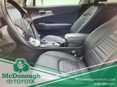 Used 2023 Kia Sportage SX image 8