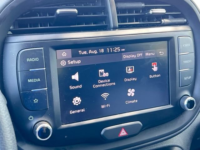 Certified 2025 Kia Soul LX w/ LX Technology Package FWD image 27
