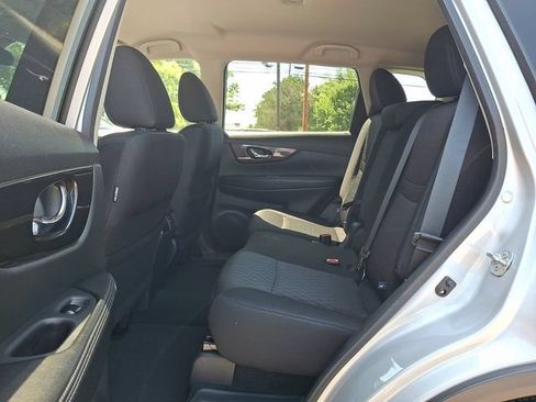 Used 2019 Nissan Rogue SV w/ Premium Package AWD/4WD image 10
