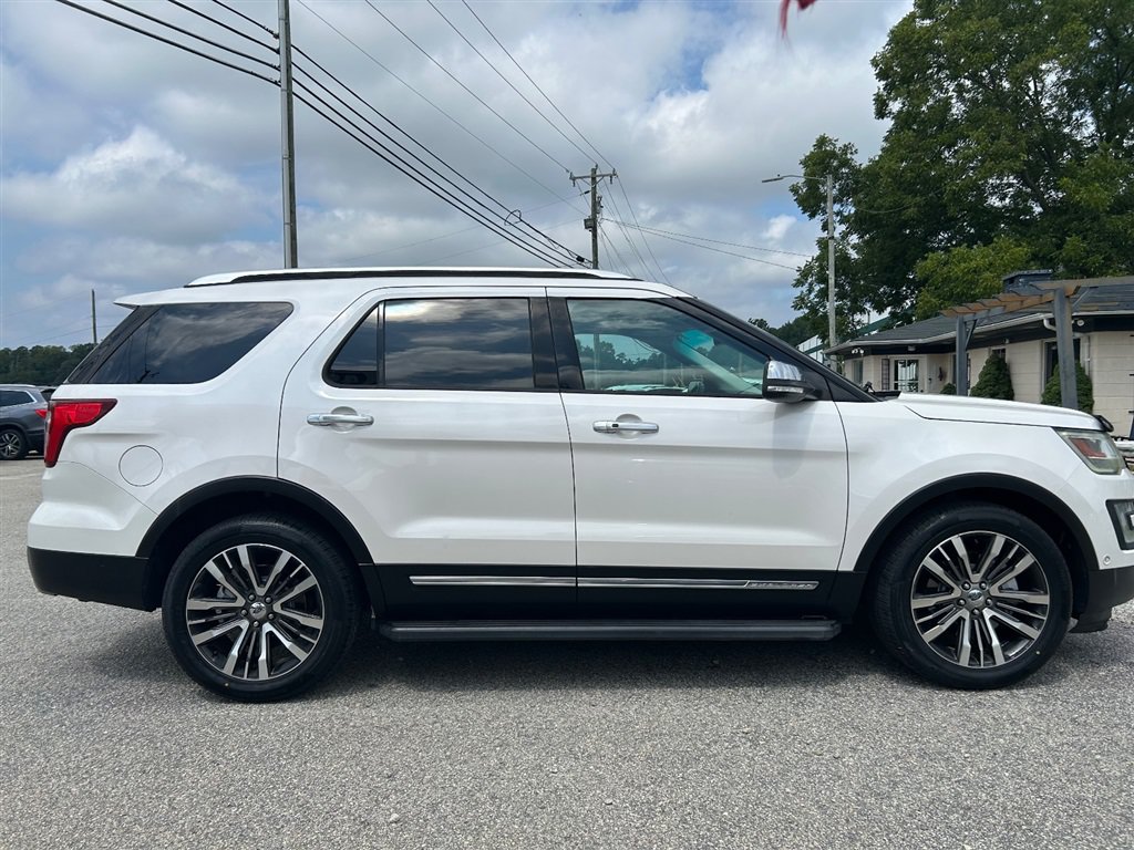 Used 2017 Ford Explorer Platinum AWD/4WD image 6