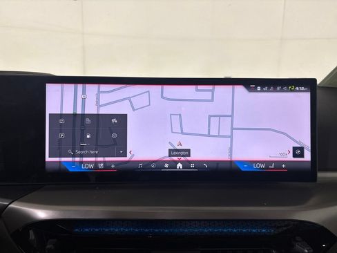 Used 2025 BMW M240i Coupe RWD image 22