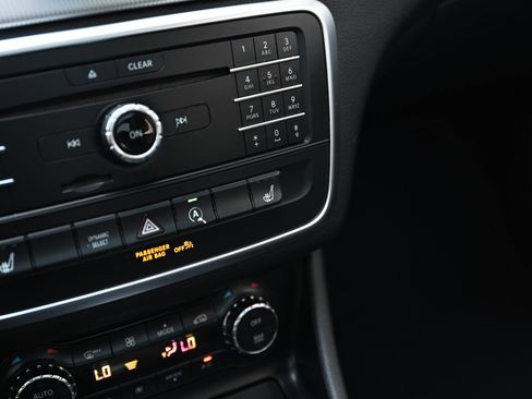 Used 2016 Mercedes-Benz GLA 250 image 26
