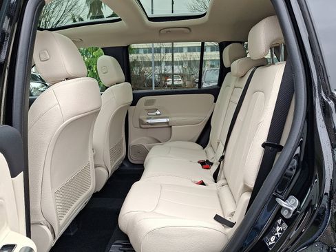 New 2026 Mercedes-Benz GLB 250 4MATIC image 8