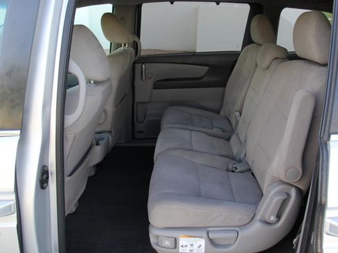 Used 2011 Honda Odyssey EX image 21