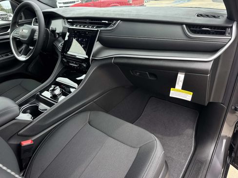 New 2026 Jeep Grand Cherokee Laredo RWD image 10