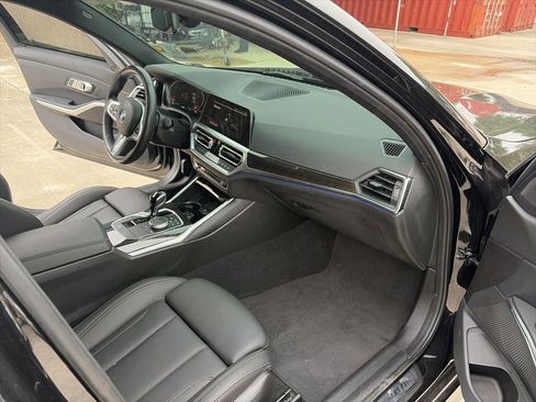 Used 2022 BMW 330i 330i w/ M Sport Package image 12