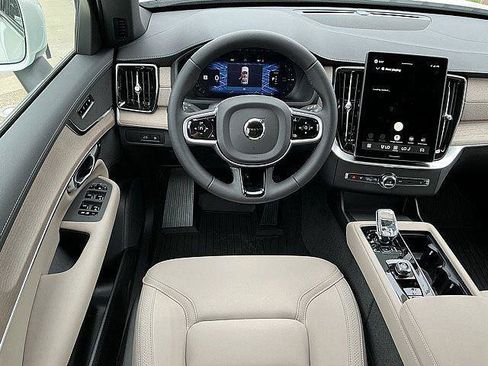 New 2026 Volvo XC90 T8 Plus w/ Protection Package AWD/4WD image 5