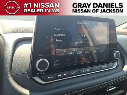 Used 2023 Nissan Rogue S FWD image 16