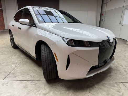 Used 2026 BMW iX xDrive45 image 7